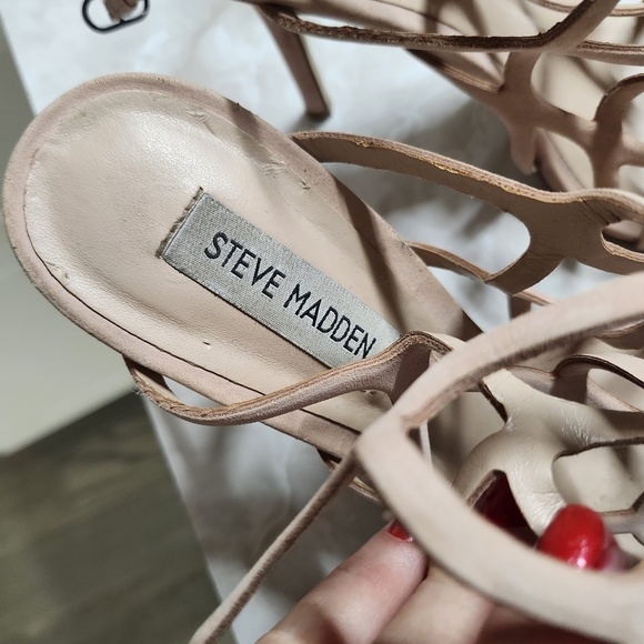 Steve Madden Women's Tan Strappy Sandals - Picture 2 of 4